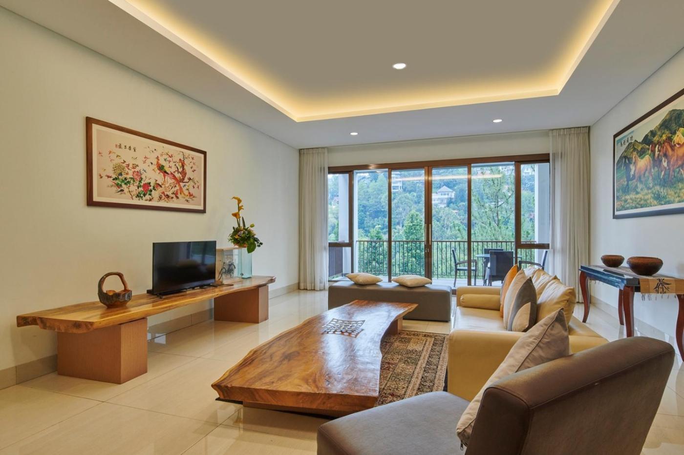 Narwastu Hill View Villa 6 Bedrooms With A Private Swimming Pool Bandung Exterior foto